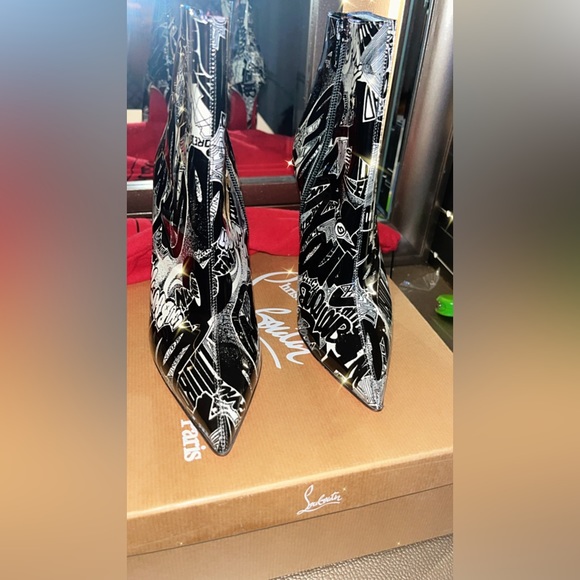 BRAND NEW SO KATE GRAFFITI LOUBOUTIN BOOTIE - Picture 8 of 8